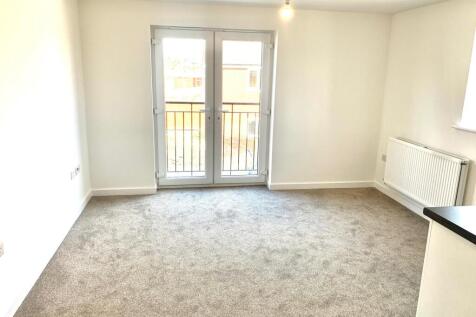 Rosewood Way, Hampton Gardens, Peterborough photo 3