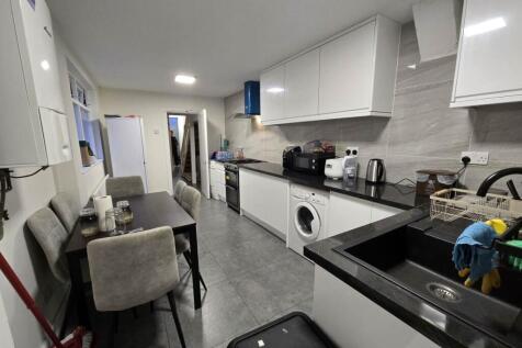 Kitchen (2)