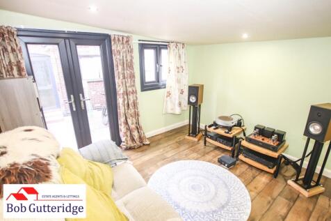 DETACHED GARDEN ROOM
