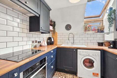 CARTE PLACE, Langdon Hills, Basildon, Essex photo 3
