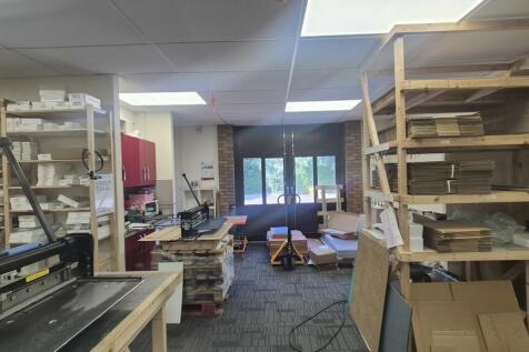 Office to rent Image 3