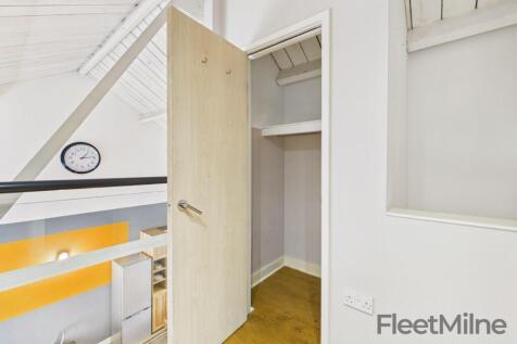 Mezzanine bed deck