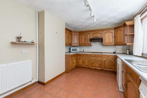 3 bed, 1 bath Link Detached House in Leeds - Photo 8