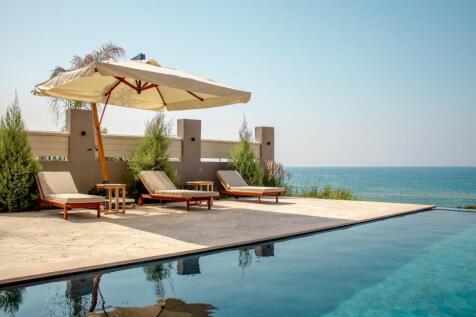 Luxurious 4 Bedroom Beachfront Villa in Esentepe: A Premier Coastal Living Experience Image 87