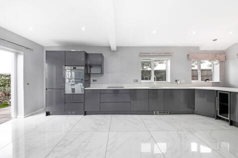 OPEN-PLAN DINING KITCHEN