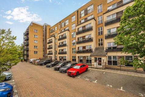 67 Langtry Court-3.jpg