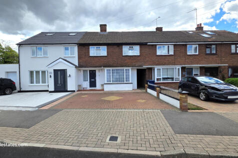 4 bed terraced house for sale Hertford Road, New 