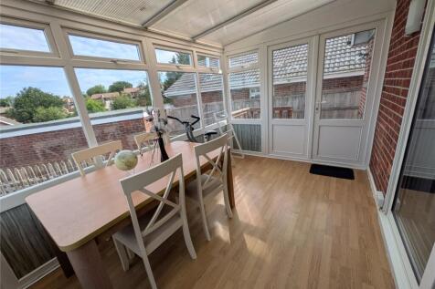 Mayfield Drive, Newport, Isle Of Wight, PO30 photo 4