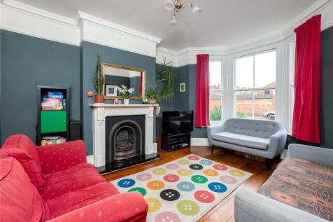 Sitting Room To Fron