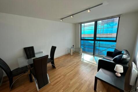 Open Plan Kitchen and Living Area