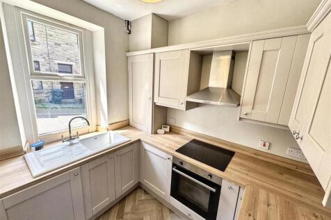 Elm Grove, Ingrow, Keighley, BD21 5EN photo 3