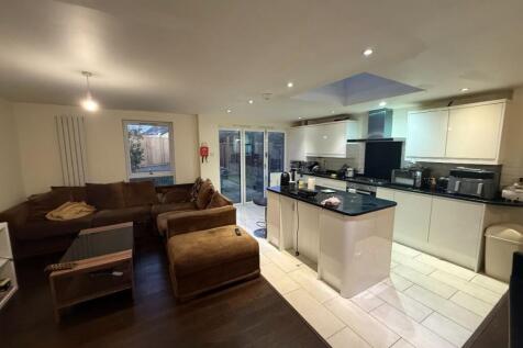 Room 4, Chartfield Road, CB1 photo 4