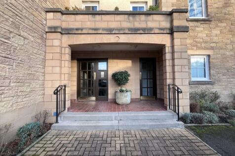 Entrance door 