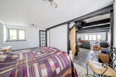 1333980-7-6895e9c...