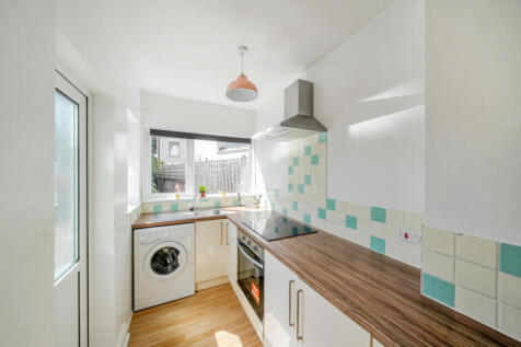 1335409-18-6890c3...