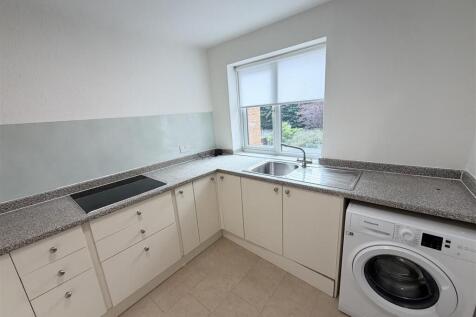 Ridgewood Drive, Pensby photo 5