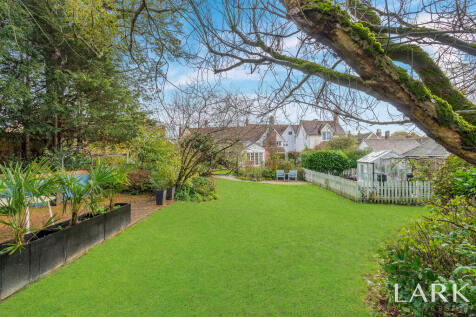 8669044-exteriorW...