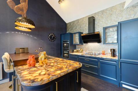 Kitchen / dining ...