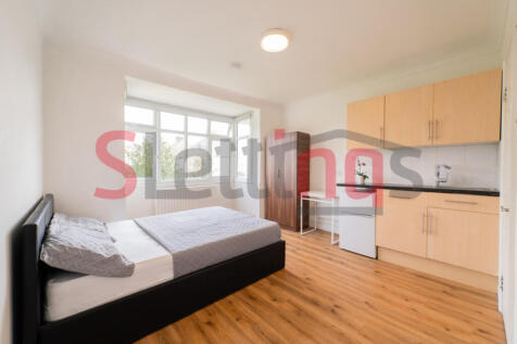 En-suite room to rent Watford Way, London NW4