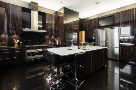 6 bed, 9 bath Town House in London - Photo 10