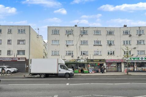 42 Monarch Parade, London Road, Mitcham, CR4 3HA