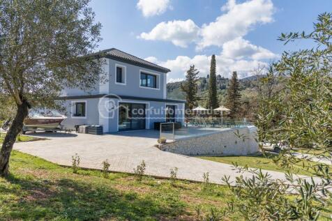 Garden to house
