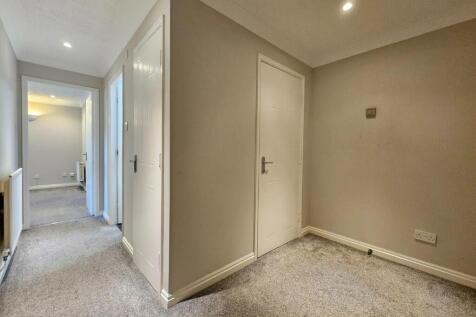Dunmaston Avenue, Timperley, Altrincham photo 5