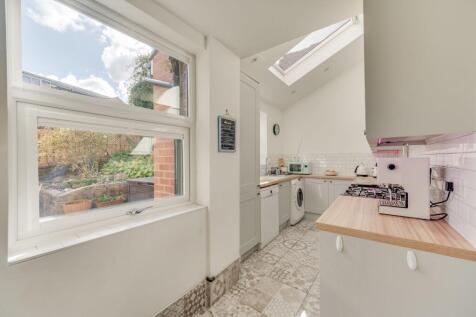 LOUNGE, KITCHEN AND DINER