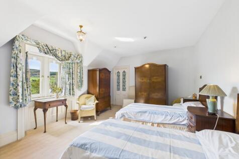 CAM04201G0-PR0078-STILL021