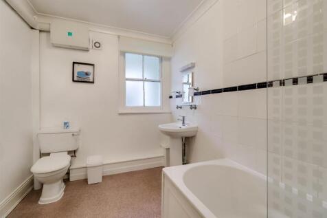 1-bed-hales-road11.jpg