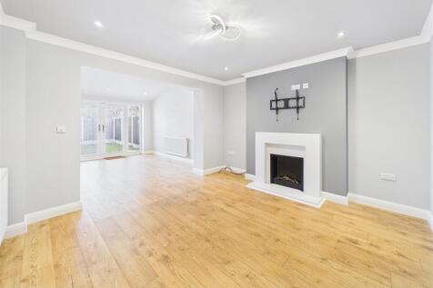 Lounge/ Dining Room