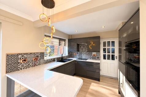 Park Avenue, Allerton Bywater, WF10 photo 4