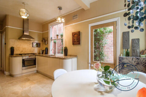 Kitchen breakfast room