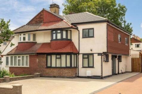 5-bed semi-detached on Burnt Ash Hill, Lewisham, London, SE12 0QD, £4,008/mo