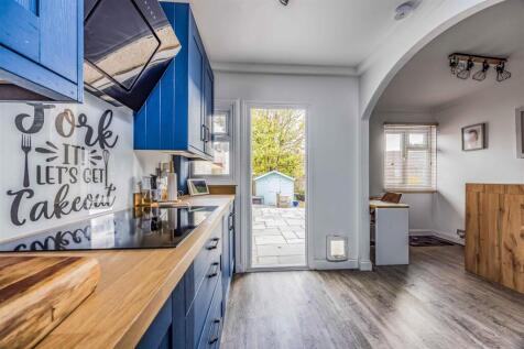 6 Stanford Close, Paulsgrove-Small-PorticoMarketin