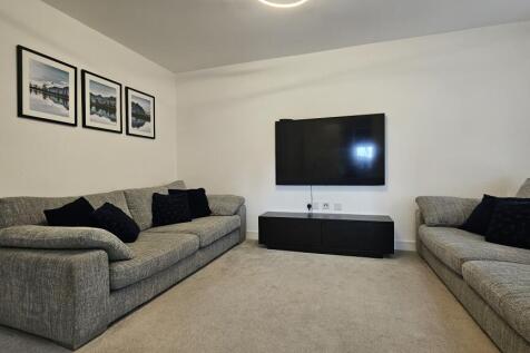 Thomas Drive, Castle Drive, Ebbsfleet Valley DA10 photo 3