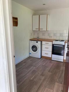 Burton Court, Marina Gardens, Fishponds, Bristol, Bristol City photo 4
