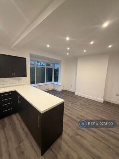 Kitchen Looking At The Breakfast Room