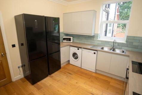 55 Holberry Gardens, Broomhall photo 3