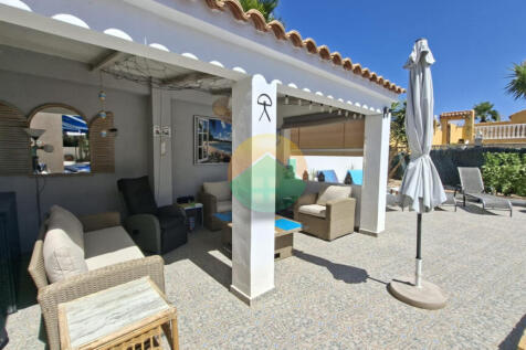 3 Bedroom Detached For Sale-NEB652i-2