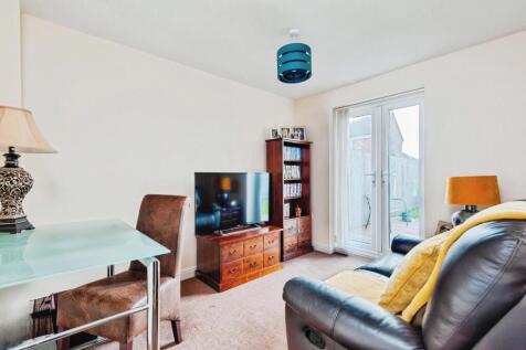 Lounge/Bedroomm Four