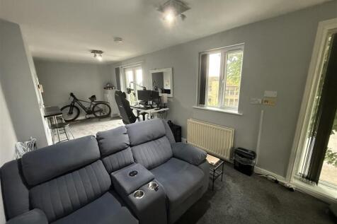 Living Room 2.jpg