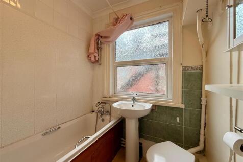 WhatsApp Image 2025-11-06 at 09.54.40_533cbdd8.jpg