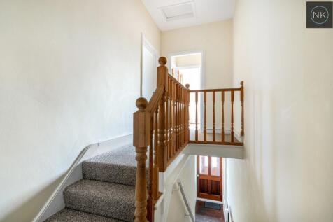 Chigwell Road, South Woodford, London, E18 photo 2