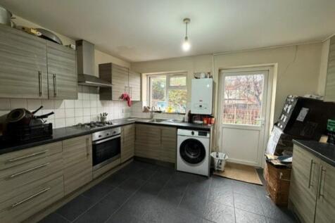 Manor Road, Harrow, Middlesex, HA1 2OG photo 2