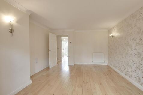 Lannesbury Crescent, St. Neots, PE19 photo 5
