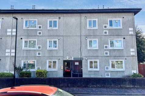 144 Chinchilla Drive, Hounslow, TW4 7NT