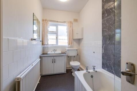 St. Christophers Close, Upton, CH2 photo 4