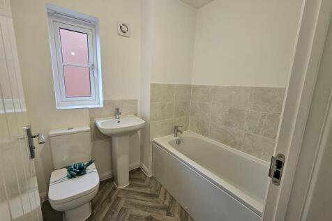 20 Essex Way - Bathroom