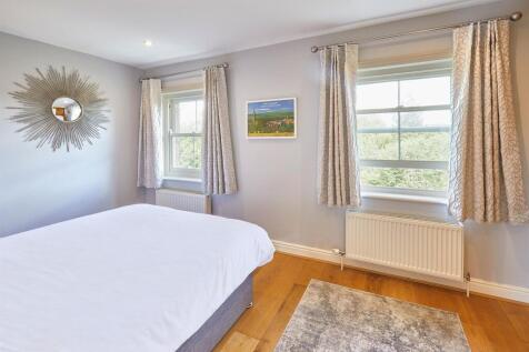 Stay-North-Yorkshire-River-View-Ripon-35-guesty.jp